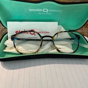 Eyeglasses frames